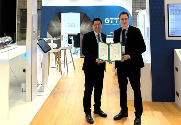 Panagiotis Mitrou, Lloyd’s Register (left) and François Michel, CEO of GTT.